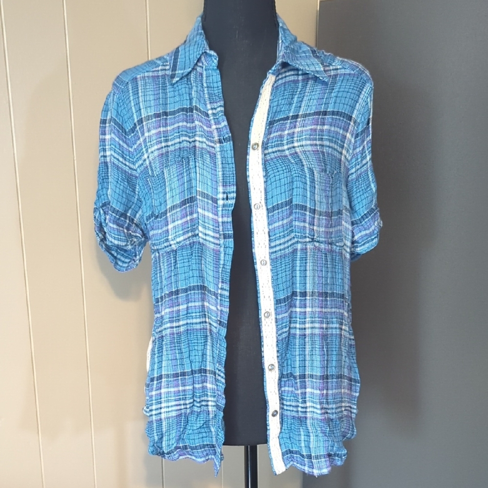 Women's Small Loose Fit Blue Plaid Button-Up Shirt With Lace